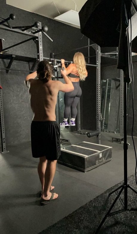 Lauren M star pretty galleries