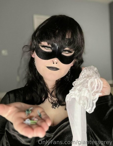 giantessgrey star nude images