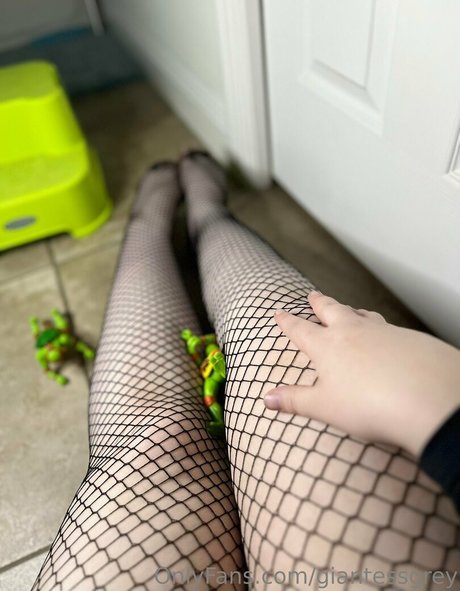 giantessgrey exclusive pornstar pictures