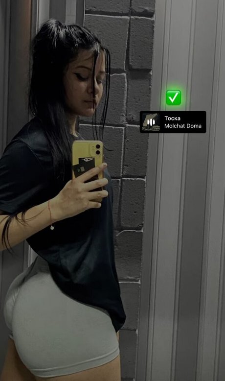 evelyncomfome adult model images