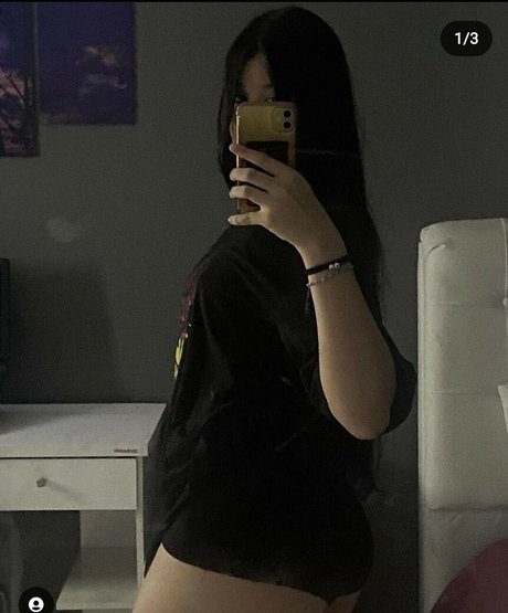 evelyncomfome model sexy picture