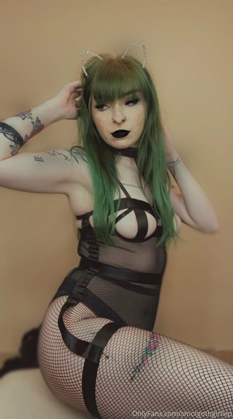 smolgothgirlvip model pretty pic