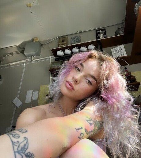 kambiiiii model pornographic pictures