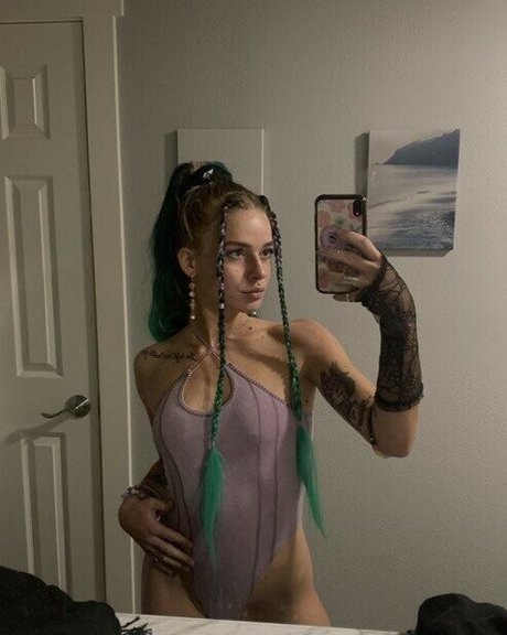 kambiiiii erotic actress pictures