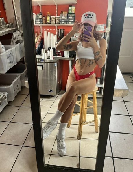 kambiiiii adult actress photos