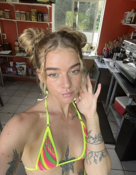 kambiiiii erotic star pictures