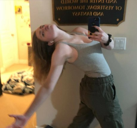 SuopOnTwitch star porn photos