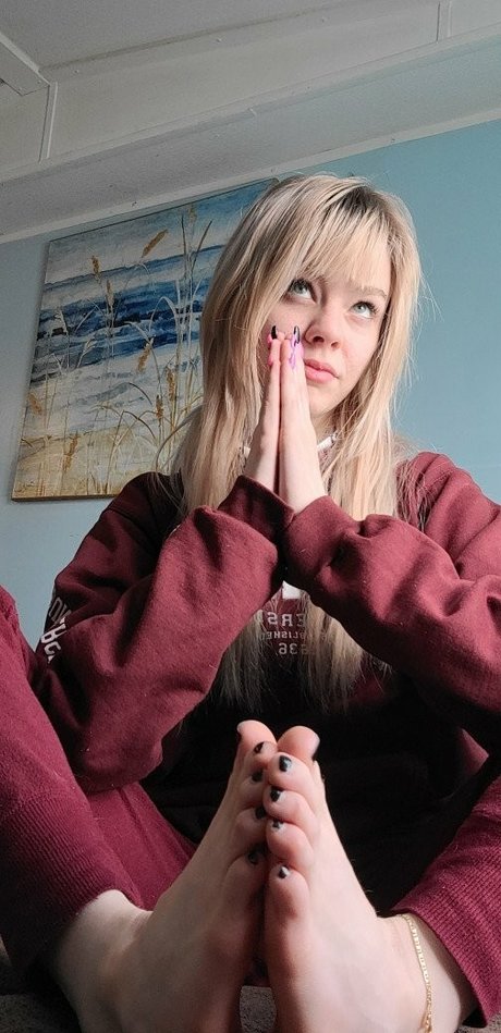 Sativa Skies star exclusive pictures