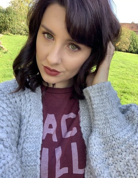 Erin Moore star free photos