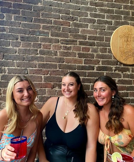 Erin Moore perfect model pictures