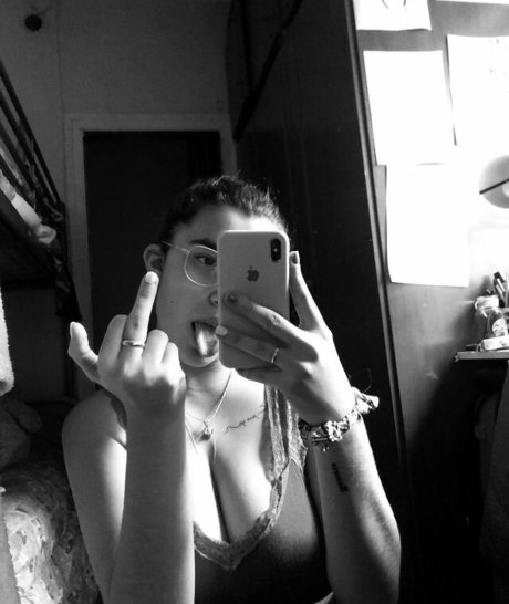 Anna Romero hot actress picture