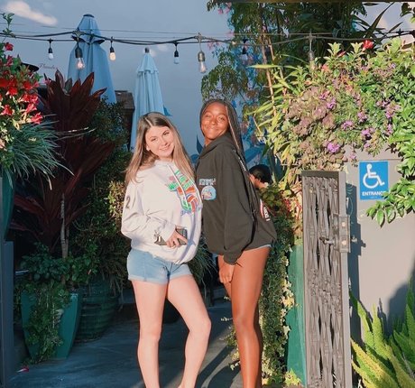 Samantha S model adult pic