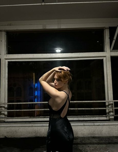 renatarifree perfect actress photos