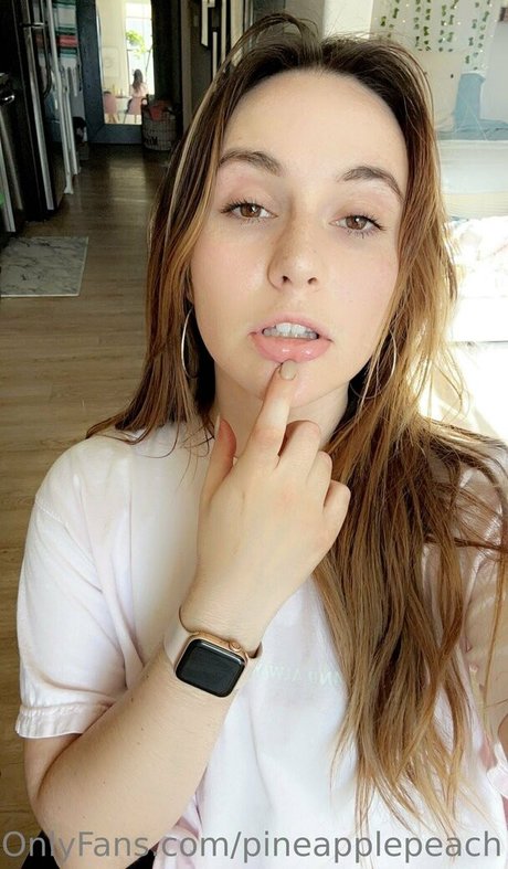 pineapplepeach model pornographic img