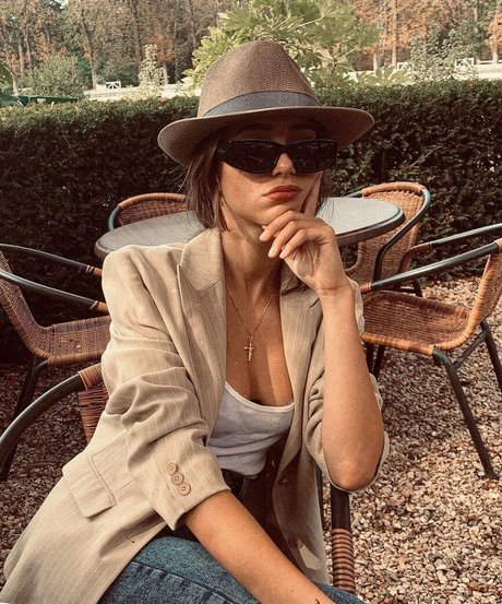 Poqssi hot actress pictures