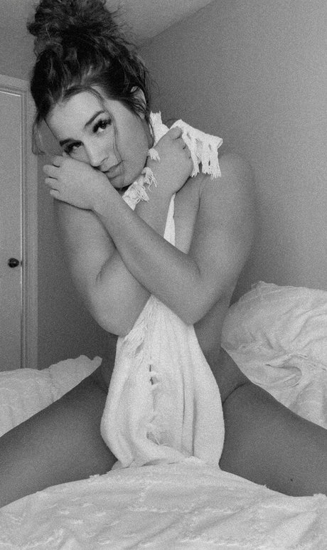 Tristin Lowe pornographic star pictures