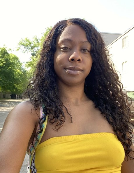 wetkandy model perfect image