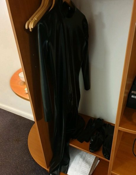 neonlatex model sexy image