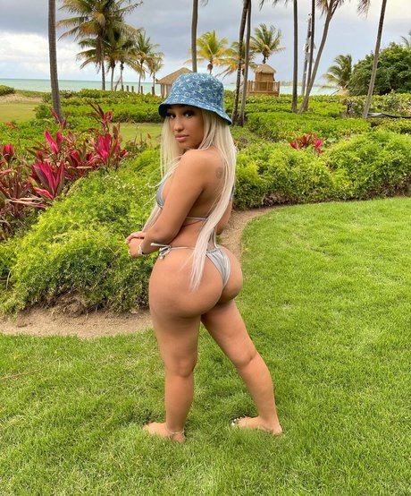 Ella Bandz free model pictures