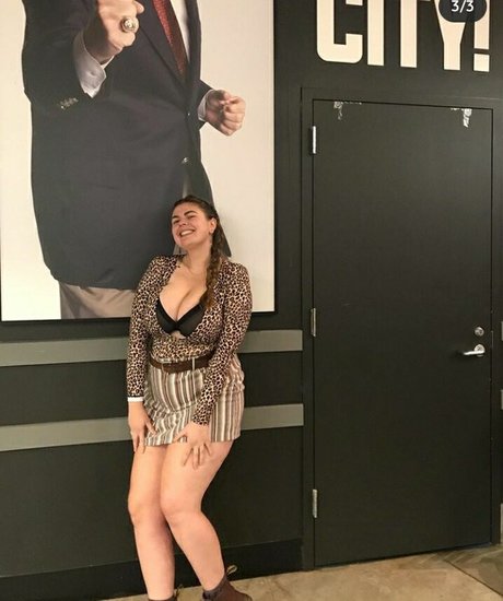 Summie nice model picture