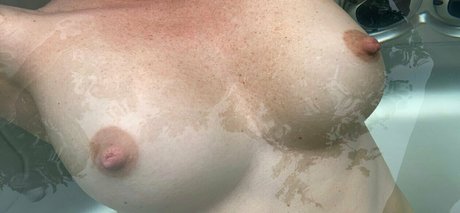 WhyteRoze exclusive actress photos