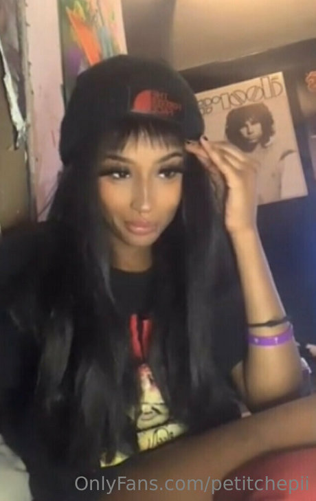 petitchepii star nude img