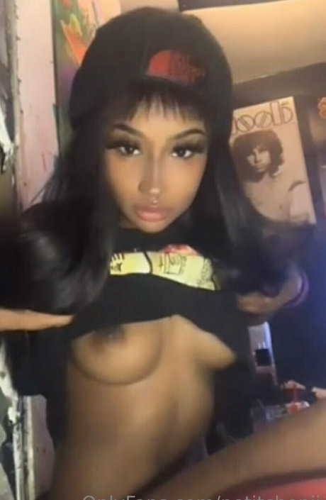 petitchepii pornstar galleries