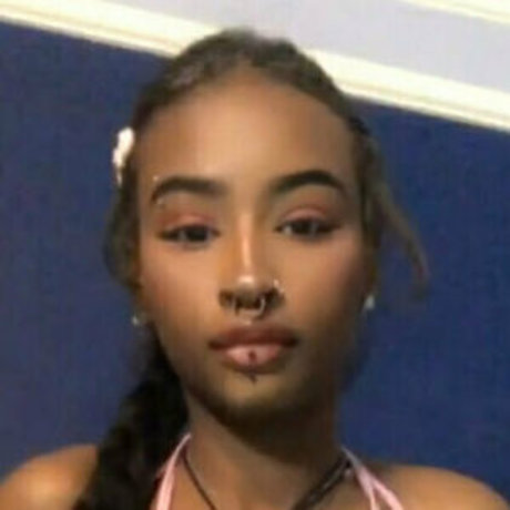 petitchepii free model pic