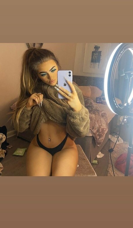 Cora Leilani porn actress photos