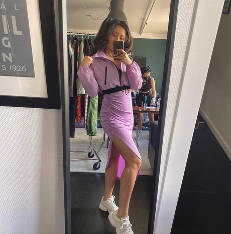 Yinsu Collins model porn pic