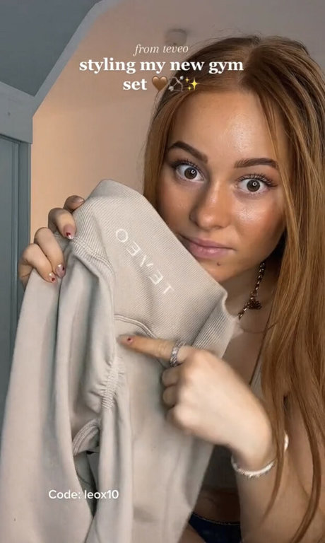 Leoobalys beautiful model photo