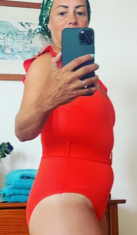 Sarah Cawood porn star photo