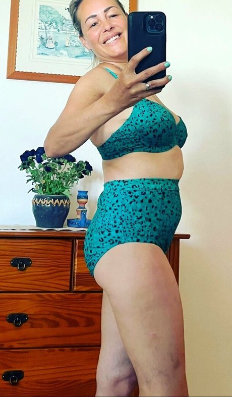 Sarah Cawood naked model pics