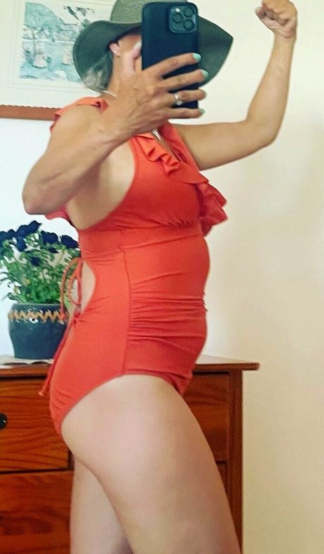 Sarah Cawood exclusive actress photos