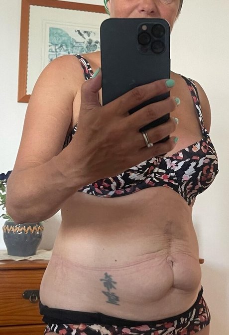 Sarah Cawood nudes pornstar photo