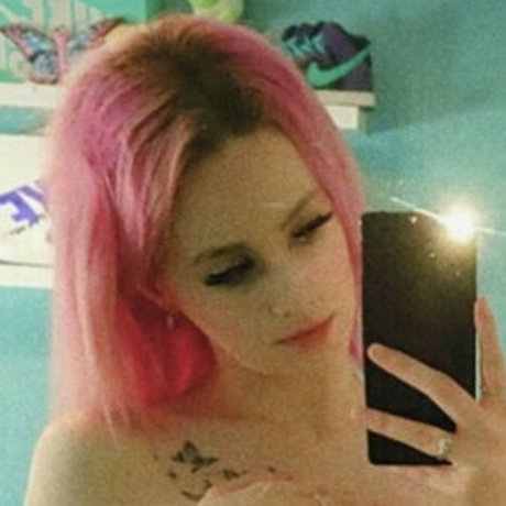 BaaddiestJess naked model images