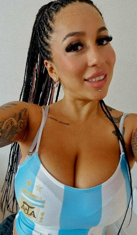 kebanisca nudes star pics