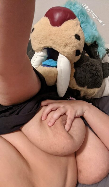 bigtittytusky pornstar erotic images