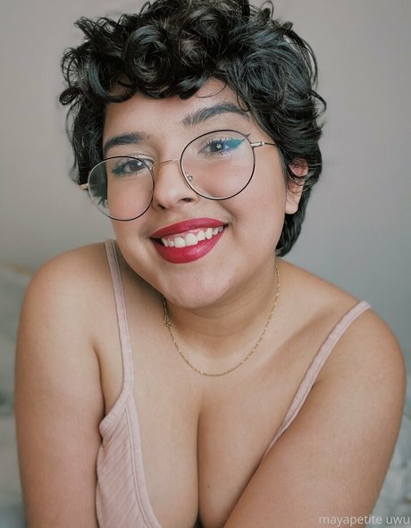 mayapetite beautiful model photo