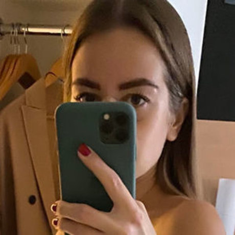 Sasha Shenderey sex model pic