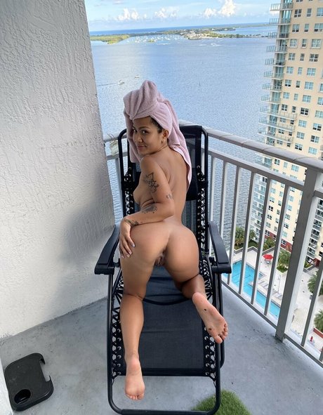 Yumi Sin pornstar naked pics