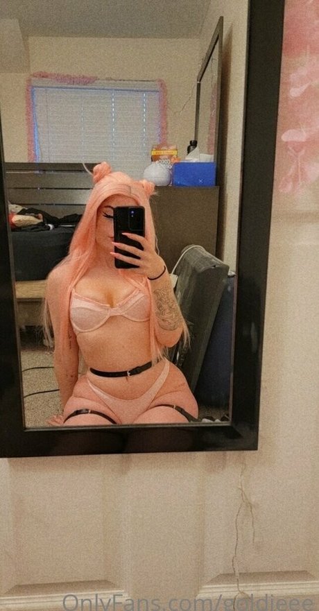 goldieee pornographic model image