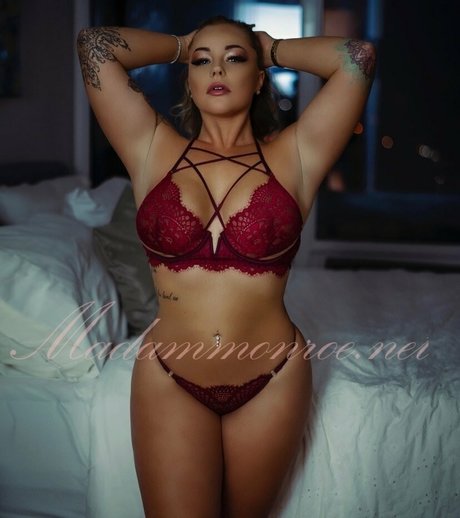 thecurvyqueen01 hot pornstar images