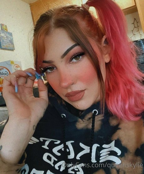 queenskylie nice star photo