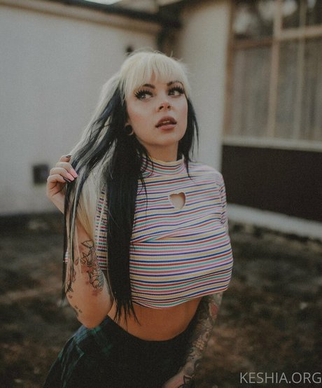 kawaiikeshiafree nude model photos