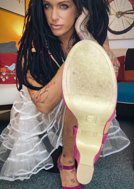 immistressraven porn model photo