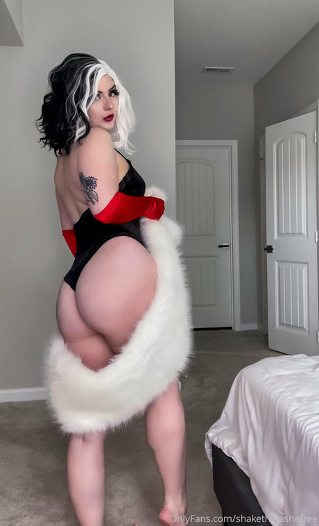 shakethatashefree model high quality photos