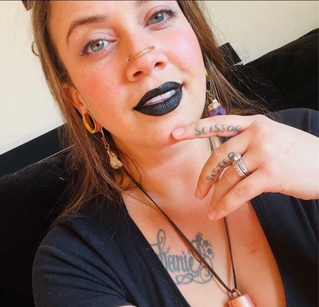 Goddess Dystopia sex actress gallery