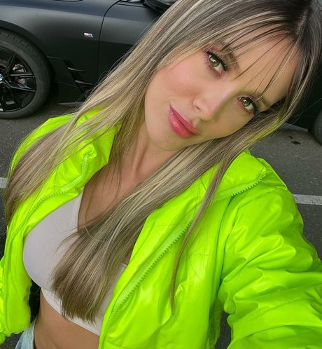 Mally Restrepo top model images