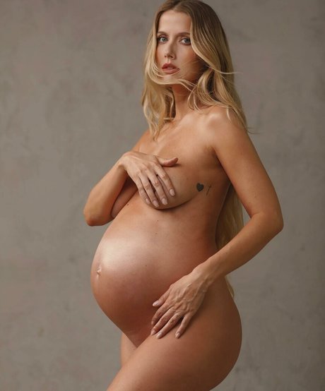 Gabriela Prioli sexy model img